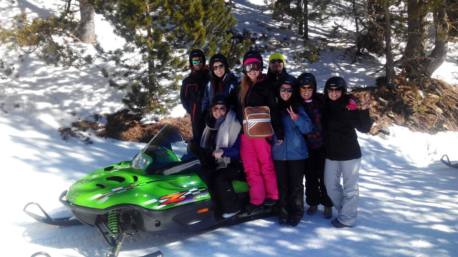 Conduciendo motos de nieve