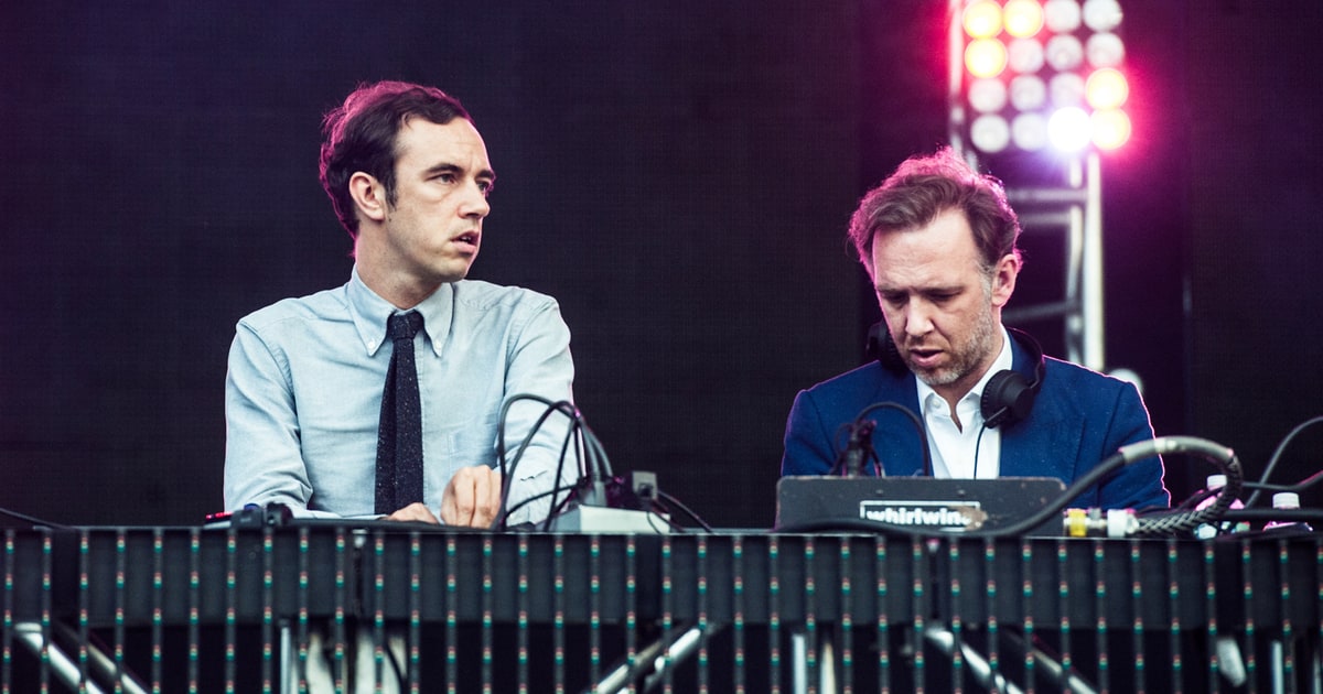 rs-132714-20140526-2manydjs-x1800-1401143142