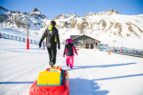 jardin-nieve-guarderia-esqui-formigal