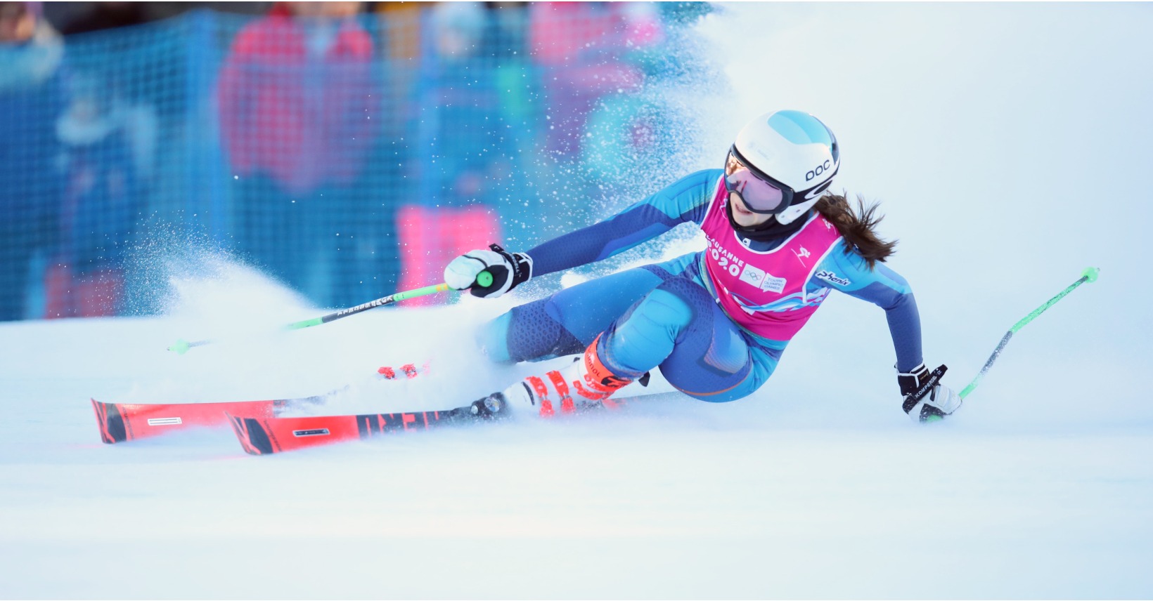 Esquiadora en los juegos olímpicos de invierno júnior