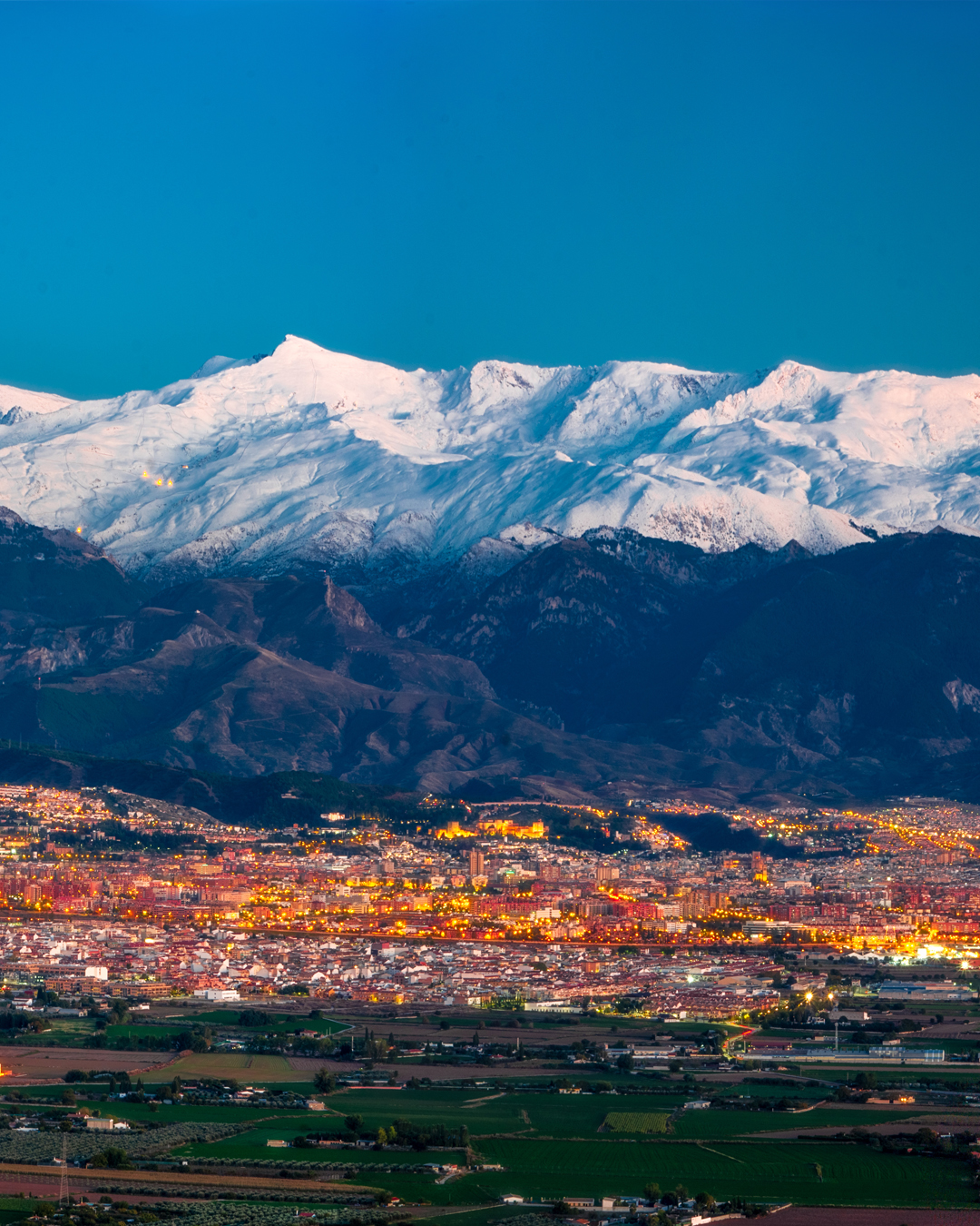 Sierra Nevada y a los pies Granada