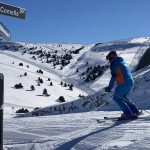 960141-Esquiando-en-La-Molina-Al-fondo-el-sector-Torrent-Negre-Foto-IST