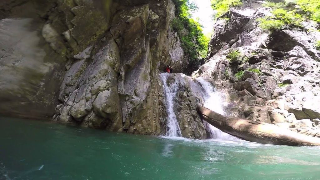 Piscinas naturales de la Aigüeta de Barbaruens, Valle de Benasque, Pirineo