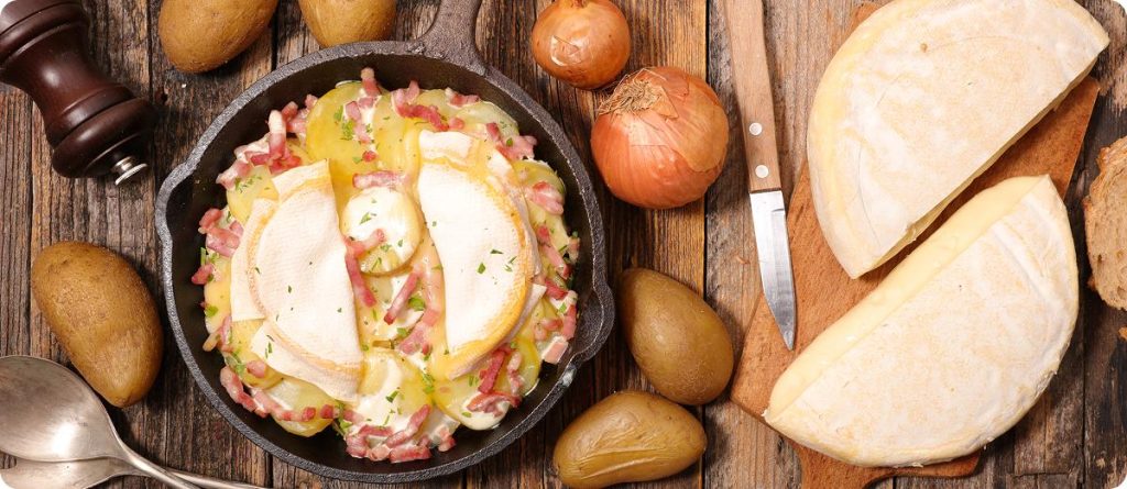 Tartiflette gratinada con queso Reblochon fundido