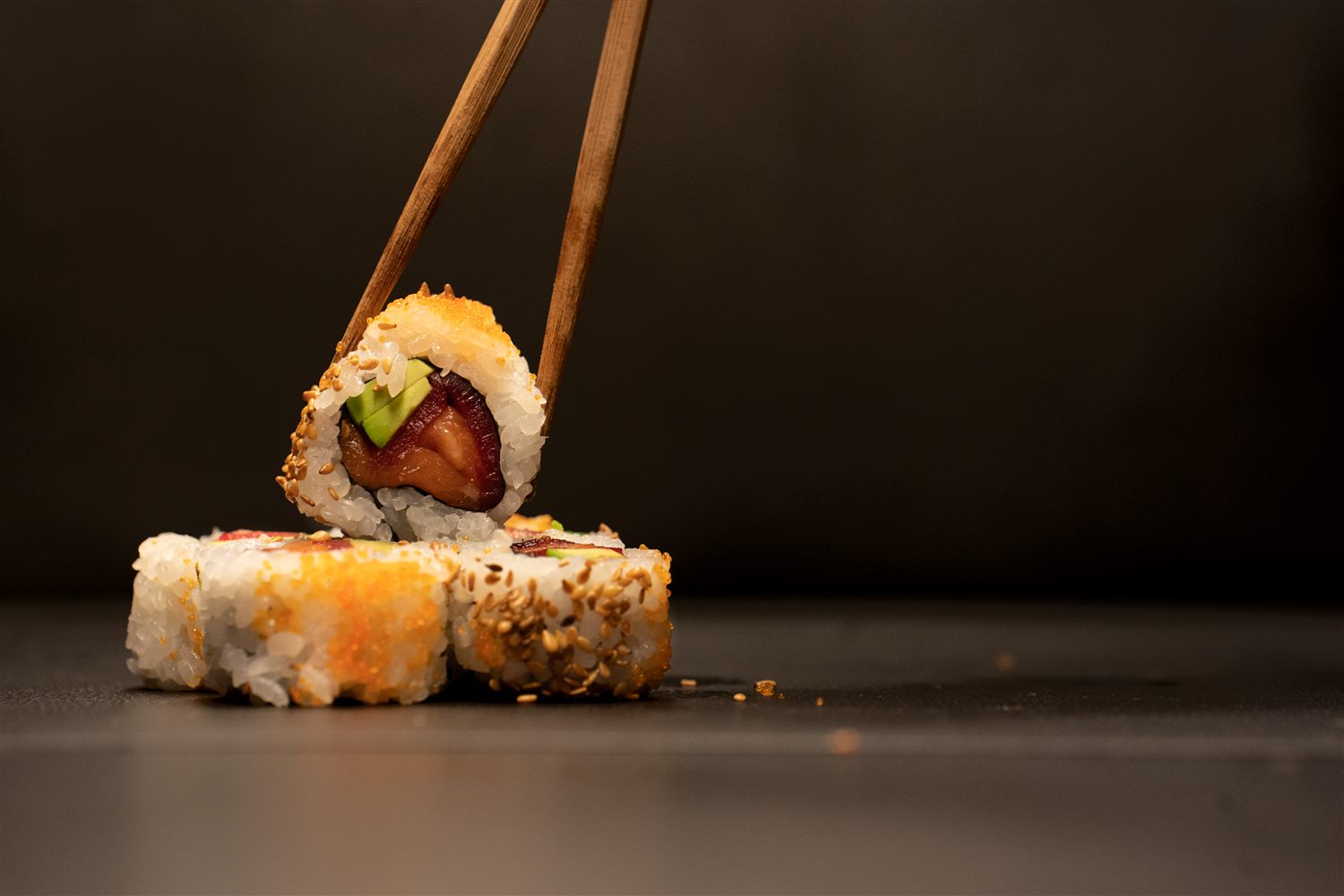 Uramaki de salmón en Koy Hermitage, restaurante japonés de Soldeu en Andorra